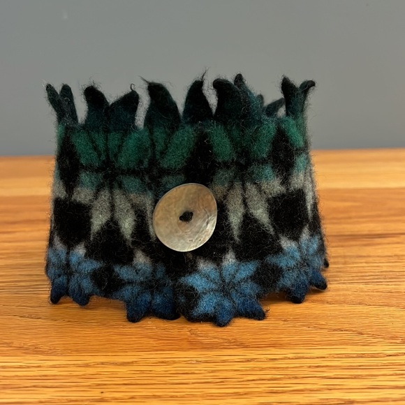 Felted Fine Wool Fingerless Mitten and Choker Set Winterwear SES Design - Picture 2 of 4